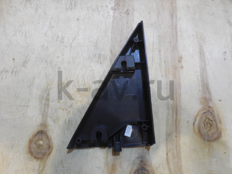 картинка Накладка треугольная двери передней левой (уголок) (светлый салон) - Lifan X60 (S6102181B31) от магазина Китай-Авто