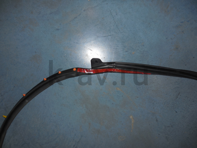 картинка Уплотнитель задней правой двери - Geely Emgrand EC7 (sedan) (1068002145) от магазина Китай-Авто