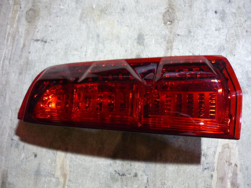 картинка ФОНАРЬ ЗАДНИЙ НА КРЫЛО ВЕРХНИЙ ПРАВЫЙ - HOVER H3 NEW (4133200-K46N) от магазина Китай-Авто
