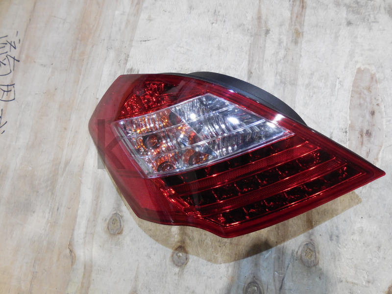 картинка Фонарь задний левый (седан) - Geely Emgrand EC7 (1067001230) от магазина Китай-Авто