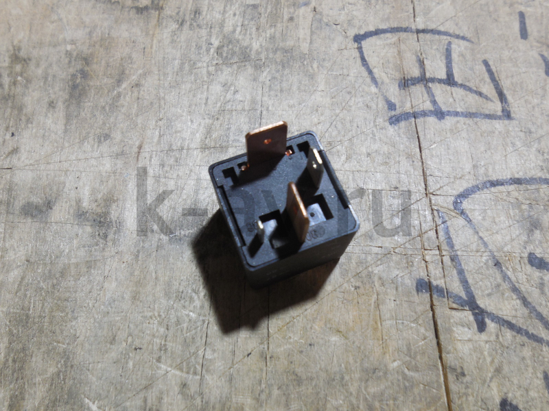 картинка Реле зарядки - Chery Amulet, Tiggo 2.4 (A11-3735021) от магазина Китай-Авто