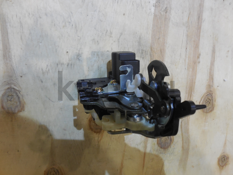 картинка Замок двери задней правой - Chery Tiggo / Vortex Tingo (T11-6205040) от магазина Китай-Авто