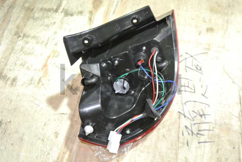 картинка Фонарь задний правый (copy) - Geely Emgrand X7 (1017001041N) от магазина Китай-Авто
