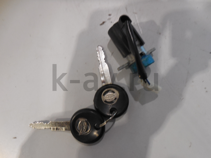 картинка ЛИЧИНКА ДВЕРИ ЗАДКА - SAFE ( ЗАПАСКА СНИЗУ) (3704030-F00) от магазина Китай-Авто