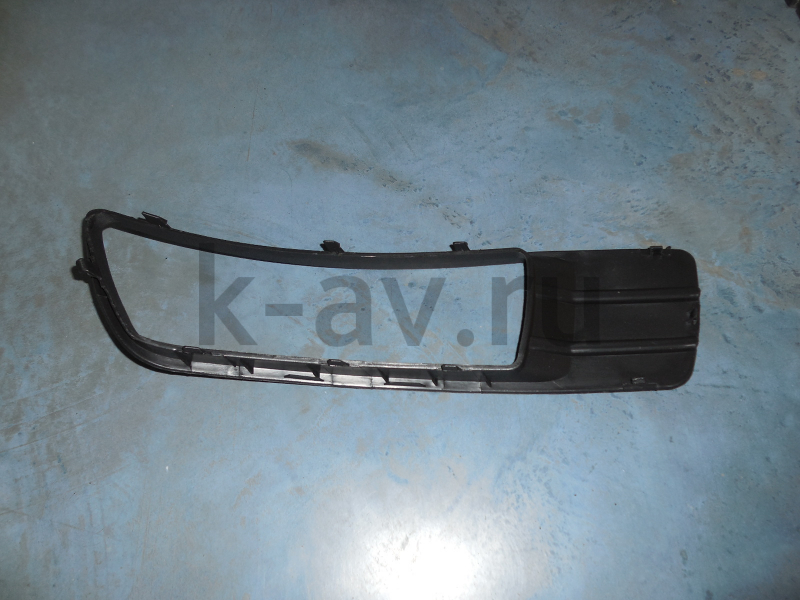 картинка Решетка бампера переднего правая (под ПТФ) - Geely Emgrand EC7 (sedan) (1068001653) от магазина Китай-Авто