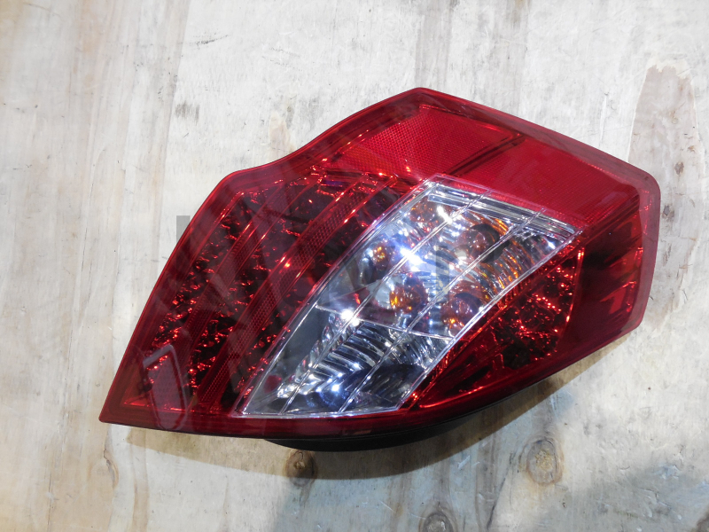 картинка Фонарь задний левый (седан) - Geely Emgrand EC7 (1067001230) от магазина Китай-Авто