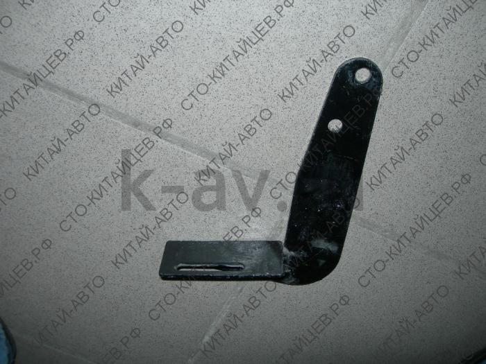 картинка Кронштейн подножки средний левый - Deer (8206023-D07) от магазина Китай-Авто