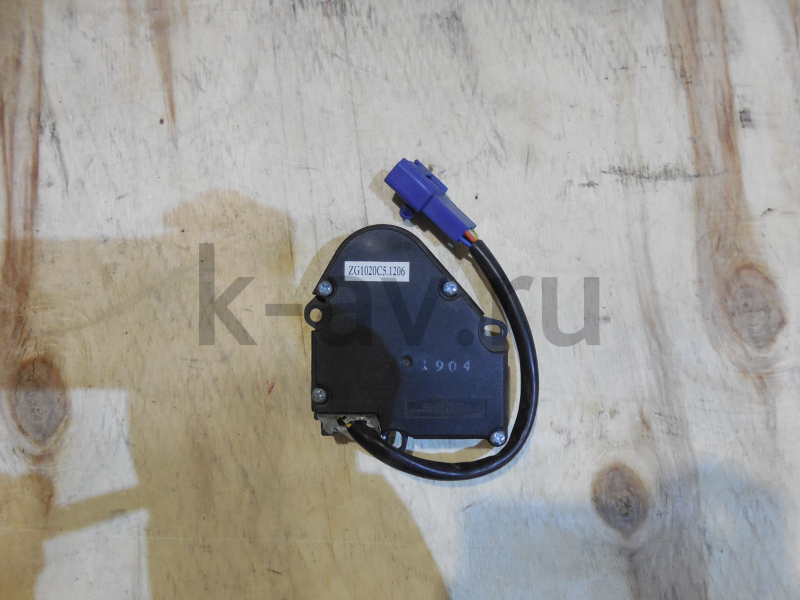 картинка Электродвигатель заслонок отопителя (тип 4) - Safe (8101800-F02) от магазина Китай-Авто