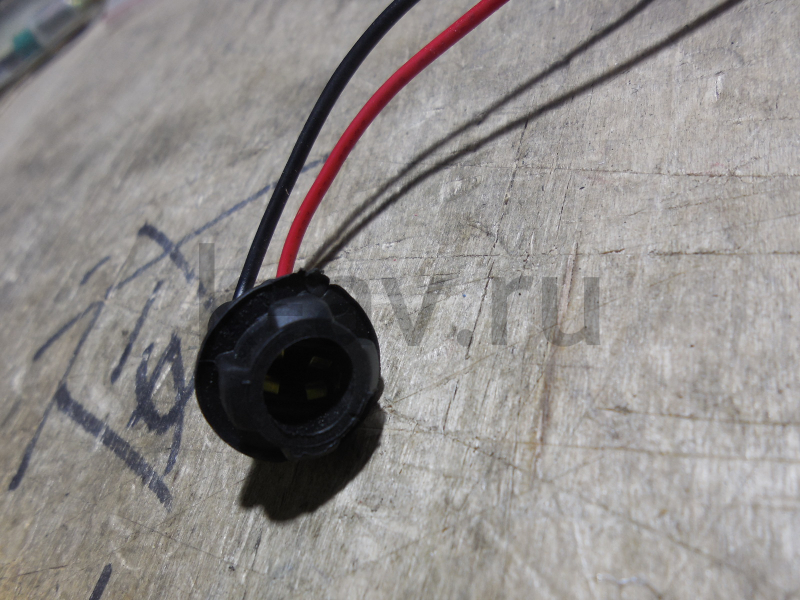 картинка Патрон (штекер) с проводами под лампу 5W (без цокол.) (5W-BC-P) от магазина Китай-Авто